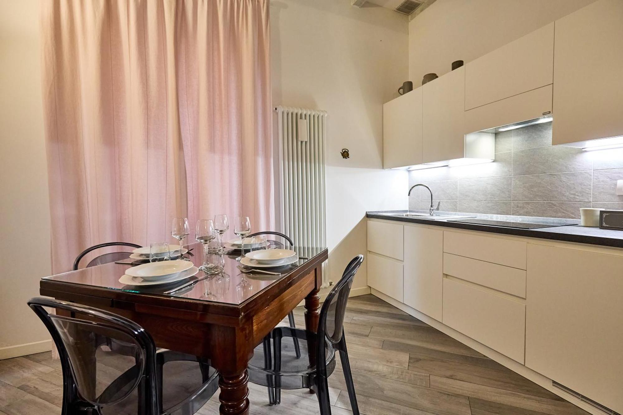 La Torre Lunga -Smart Working- 150 M Dalle-From Due Torri-Two Towers Bologna Bagian luar foto